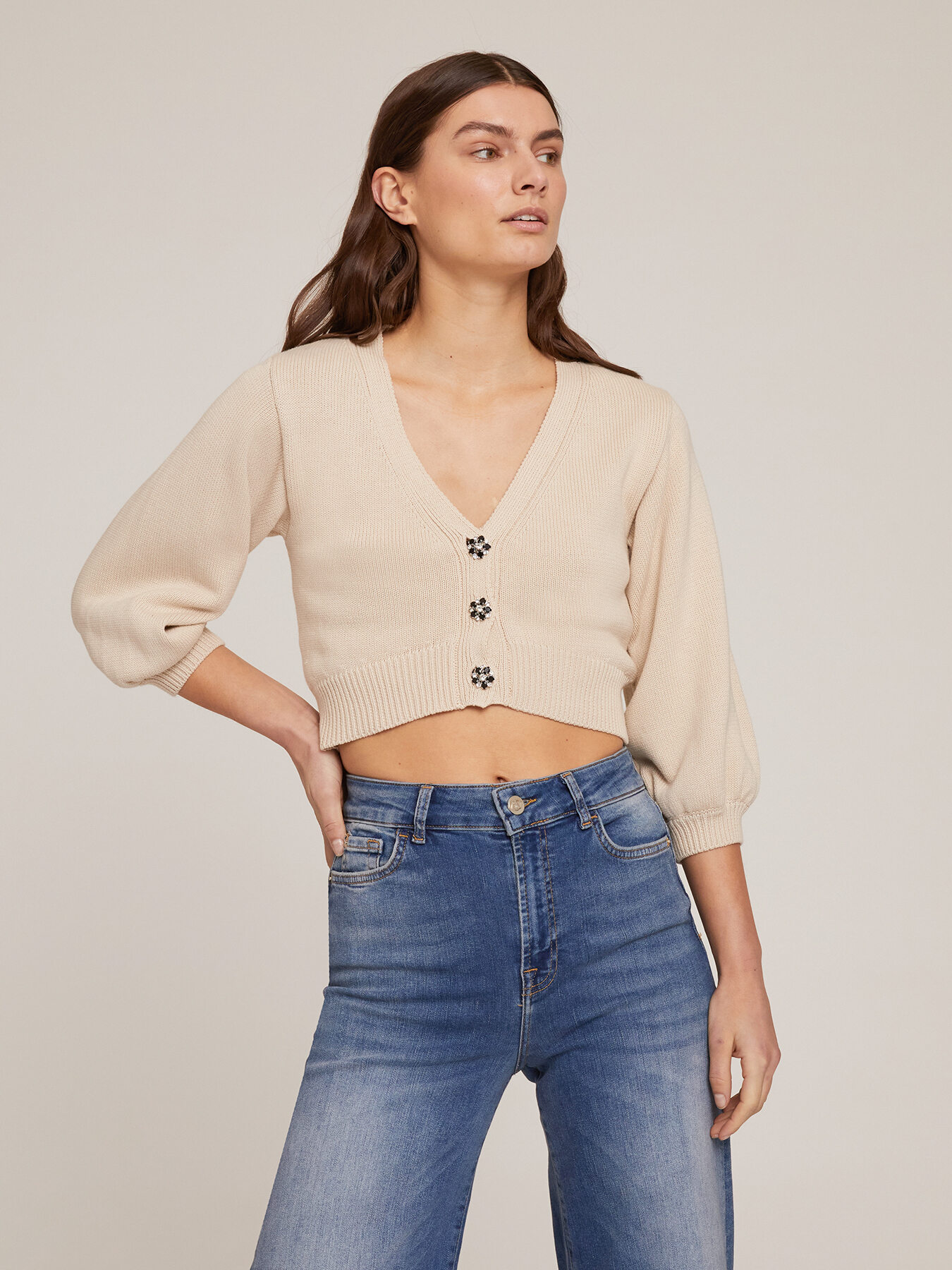 cardigan-con-bottoni-gioiello-342kgd-1.jpg