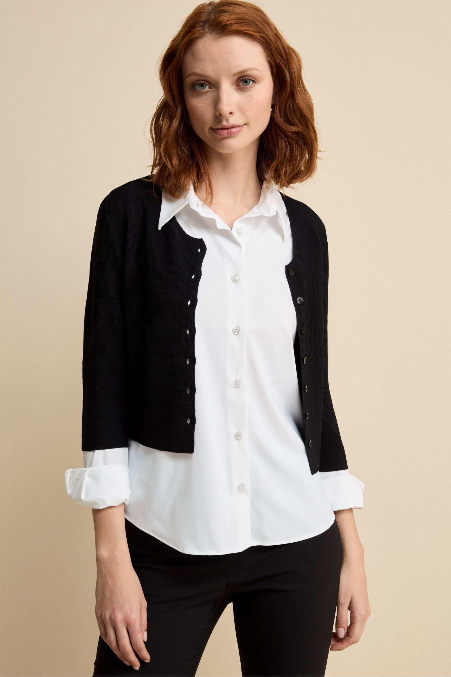 cardigan-nero-corto-779hom-1.jpg