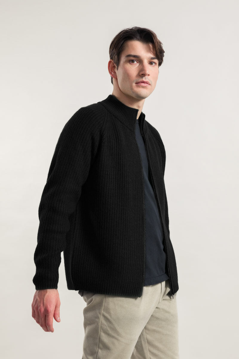 cardigan-nero-uomo-116pne-1.jpg