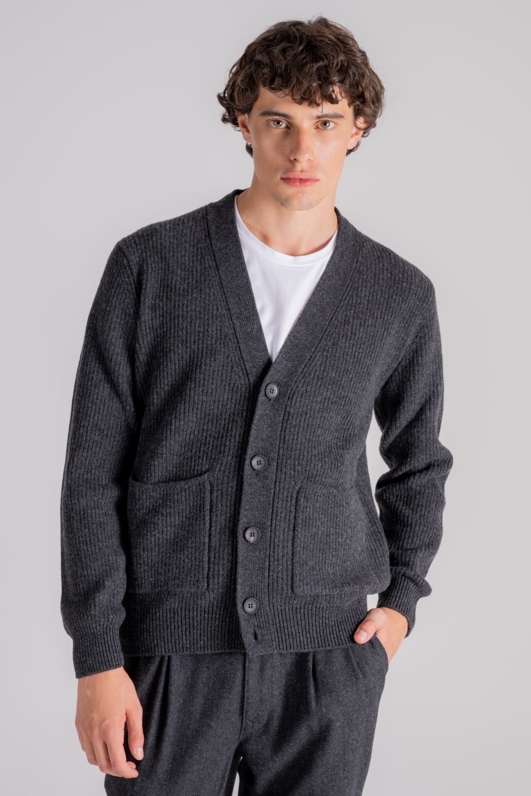 cardigan-uomo-lana-con-bottoni-874fpq-1.jpg