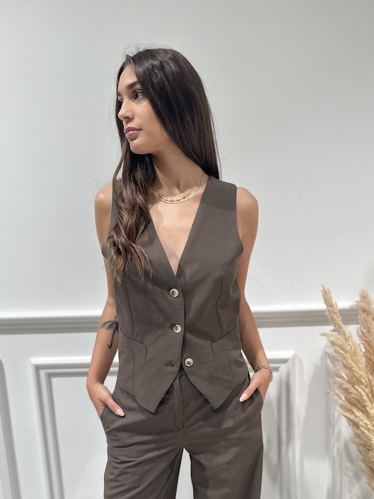 gilet-lino-200xkv-1.jpg